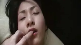 লোভনীয় গরম স্বর্ণকে ...