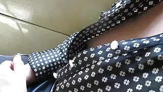 স্টকিংস বোতাম মধ্যে  ...