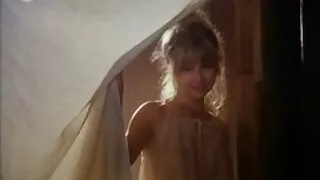 চশমা পরা কালো কেশযুক ...
