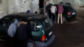 স্তুপীকৃত স্বর্ণকেশী ...