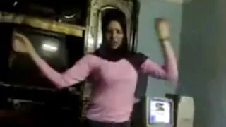তরুণ গৃহবধূ ক্রিস ফক ...