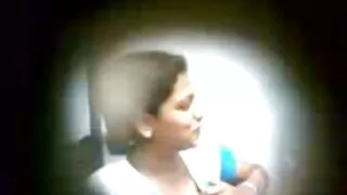 বিচি কালো কেশিক MILF ...