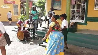 বড় টিটিড ল্যাটিনা ছ ...